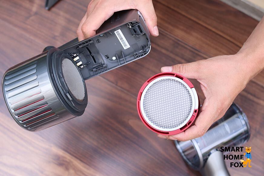 Снятый фильтр у Roborock H6